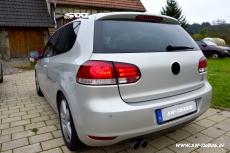 SW-Celi LED Rckleuchten fr VW Golf VI 08-12 Cherry red/clear Lightbar mit LED Blinker