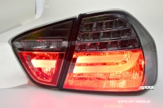 SWCeli LED Rckleuchten fr 3er BMW E90 Limo 05-08 smoke / red Lightbar (nicht 335d)