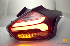 SW-Celi LED Rckleuchten fr Ford Focus Mk3 CB8 DYB 16-18 Facelift 5Trer-Flieheck Lightbar Black