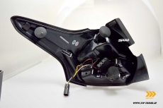 SW-Celi LED Rckleuchten fr Ford Focus Mk3 CB8 DYB 16-18 Facelift 5Trer-Flieheck Lightbar Black